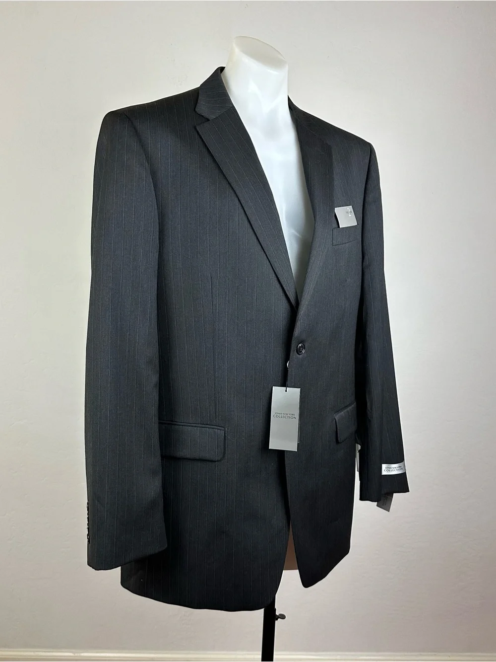 NWT Jones New York 100% Worsted Wool Men’s Charcoal Pinstripe Sport Jacket